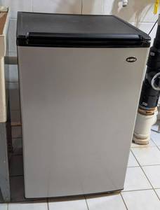 LLS - Sango Mini Fridge