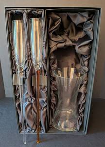 LB - Ricardo Valdes Champagne Glasses & Holder Vase (3-Piece Set)