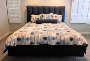 UL - King Size Upholstered Bed Frame with Black Headboard and Linens