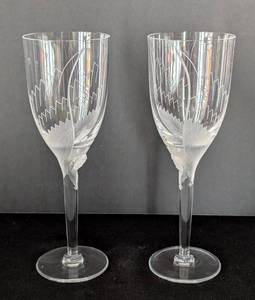 UL - Pair of Lalique Crystal Glasses, Etched Leaf Pattern