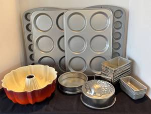 P - Bakeware - Muffin Pans, Bundt Pan, Bread Loaf Pans and More