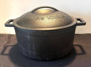 P - Utopia Kitchen Cast Iron Dutch Oven