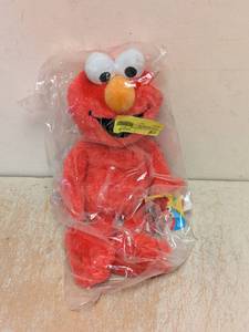 NEW SESAME STREET ELMO