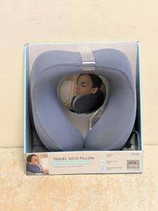 AIRIA LIVING TRAVEL NECK PILLOW WITH COOLING TECHNOLOGY