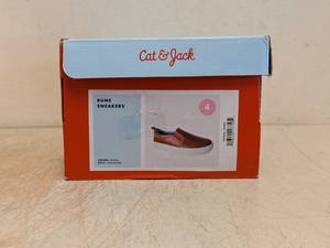 CAT & JACK KIDS RUNE SNEAKERS SIZE 4 BROWN
