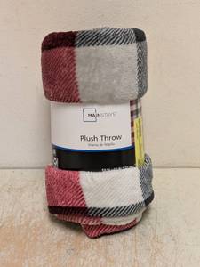 NEW MAINSTAYS PLUSH THROW RED & GRAY PLAID