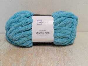 NEW MAINSTAYS CHENILLE CHUNKY YARN AQUA