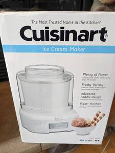 CUISINART ICE CREAM, FROZEN YOGURT & SORBET MAKER