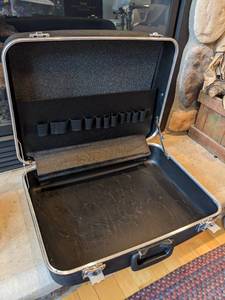 STURDY INDUSTRIAL CARRYING CASE WITH HEAVY DUTY LATCHES & TOOL INSERT