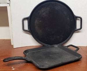 2 Pieces of LODGE Cast Iron Cookware