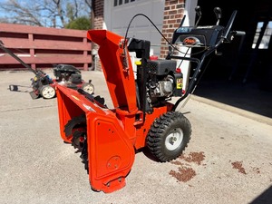 Like-New Working ARIENS Model No. 920021 Snowblower
