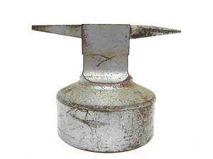 Small Vintage Anvil&nbsp