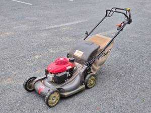 Working HONDA Model HRX 217 Lawnmower wBag