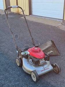 Working HONODA Model GCV160 Lawnmower wBag