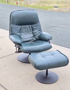 Very Nice Quality &amp Comfortable PALISER Reclining Swivel Lounge Chair wOttoman