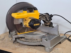 Working DEWALT Model DW705 12 Compound Miter Saw