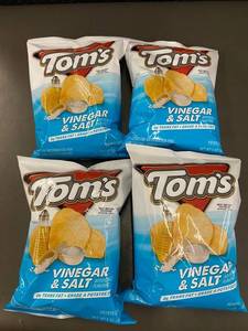 UT 3 - Toms Vinegar & Salt Potato Chips - 5 oz Bags (Lot of 4)
