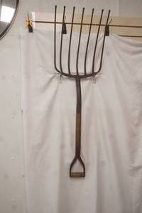 Vintage/Antique Corn Fork (7 tine)