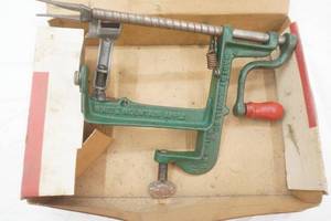 Vintage White Mountain Apple Parer Corer & Slicer