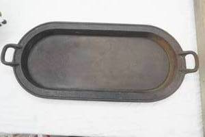 Vintage Oval Cast Iron Skillet. 9.5x20
