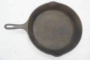 Vintage Cast Iron Skillet #10. 11.5 diameter