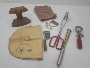 Vintage Kitchenware Lot