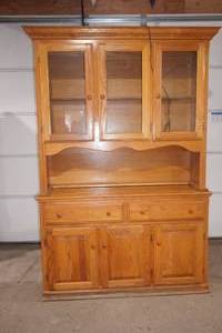 Lighted, Wooden 2-Piece Hutch Cabinet wglass doors. 52x17x79