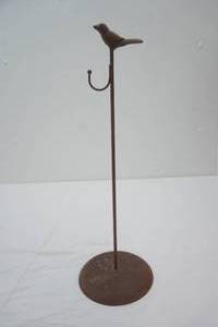 Vintage Metal bird-themed wreath stand