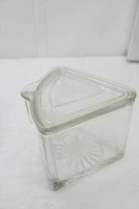 Vintage Triangular Clear Glass Refrigerator Dish. Pie Container