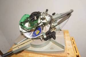 Hitachi C8FB2 Sliding Compound Miter Saw (mounted)
