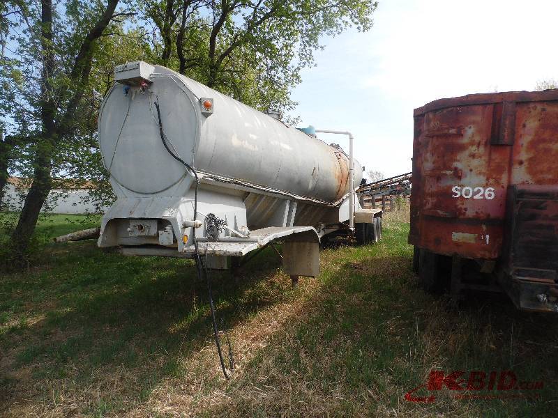 1969 Water trailer 5,000 gallons