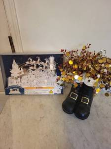 Pop-Up Table Top Decor - 3D Castle Scene with Santa Sleigh and Village (Opens 360 Degrees for