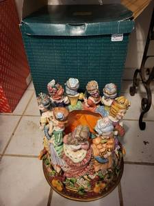 Fitz and Floyd Twelve Days of Christmas Nine Ladies Dancing Porcelain Figurine Circa 2000 Collection