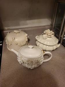 Porcelain Teapot Featuring 3D Floral Blossoms - Teapot With Lid & Covered Sugar Bowl (3-Piece Set)