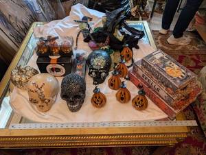 Boston Warehouse Spider Boo Dip Bowl & Spreader - Witchs Handbook & Spells Box (Assorted Halloween)