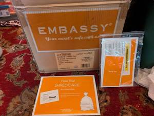 Embassy LN80H-SLV 8-Sheet Nanoshed Countertop Paper Shredder with ShredCare Accessories (NEW in box)