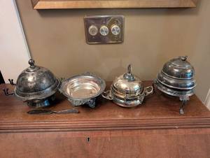 Meriden Silver Plate Co. 2319 Covered Tureen Set - 3-Piece Floral Engraved