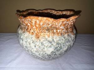 Large Unmarked Art Pottery Planter Jardiniere Scalloped Rim 7.5in