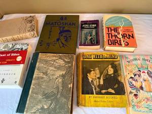 Mixed Vintage Book Lot Thorn Birds Wuthering Heights Gone With Wind