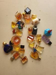 Assorted Designer Perfume Mini Bottles (Lot of 18)