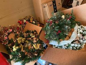 Mixed Decorative Wreaths Set Holiday Floral Pinecone Berry Assorted