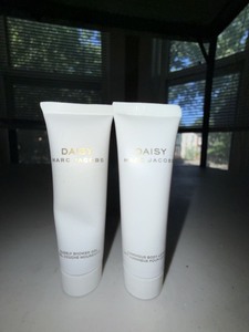 Marc Jacobs Daisy Shower Gel & Body Lotion 1.0 oz Travel Size Set