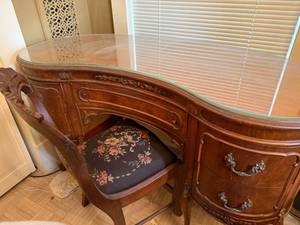 Vintage French Provincial Vanity Desk & Chair w Glass Top, 42in