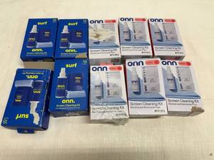 MM1. Lot of Screen Cleaning Sets