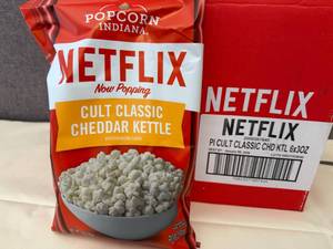 6x 3oz Netflix Cult Classic Cheddar Kettle