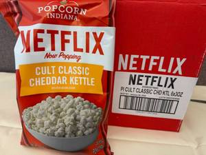6x 3oz Netflix Cult Classic Cheddar Kettle