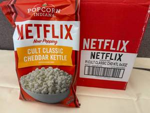 6x 3oz Netflix Cult Classic Cheddar Kettle