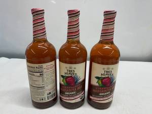 SSS. 12x 33.8oz Tres Agave Organic  Strawberry Margarita Mix