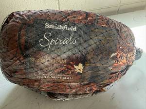CC. 10.95lbs Smithfield Spirals Smoked Ham-Pecan Praline Glaze Packet