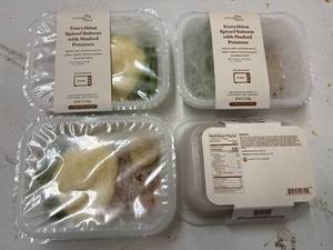 K. 2x 4ct Everything Spiced Salmon with Mashed Potatoes & Green Beans